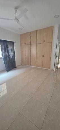 Salmaniya, Villas, BHD 650,  Semi Furnished Private Single Story Villa For Rent With Garden, Garage Parking, Etc..