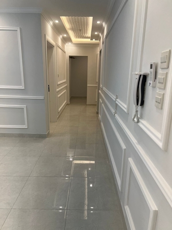 Al Hamra, Apartments/Houses, SAR 35000/year,  2 BR,  A Very Quiet And Nice Apartment Where Located Close To Al-Shubili Grand Mall