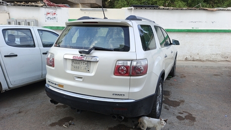 Al-Madinah, Vehicles, Cars & Trucks , SAR 13000,  Gmc Acadia,  2010,  Automatic,  98000 KM,    Model