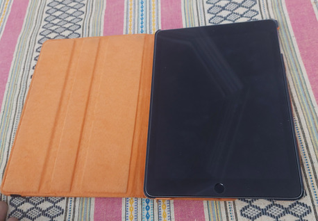 Jeddah, Tablet Computers, SAR 900,  IPad 9.7 Inch 4G 128 GB In Neat And Clean Condition