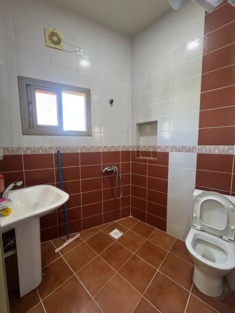 Paris, Housing Exchanges, 240/year,  3 BR,  150 Sq. Meter,  Furnished Apartment For Rent In Abu Saiba.