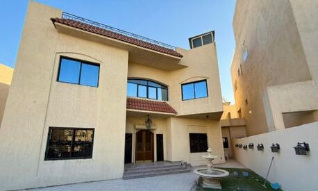 Kuwait City, Villas, KWD 2500,  A Villa With A Courtyard For Rent In Al-Surra