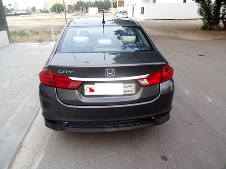 Zinj, Vehicles, Cars & Trucks , BHD 3300,  Honda City,  2018,  Automatic,  83000 KM,   Mid Option Single Owner Low Budget Car For Sale