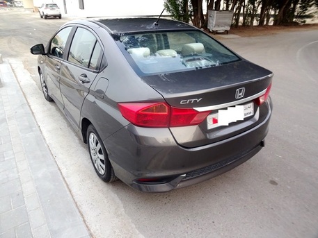 Zinj, Vehicles, Cars & Trucks , BHD 3300,  Honda City,  2018,  Automatic,  83000 KM,   Mid Option Single Owner Low Budget Car For Sale