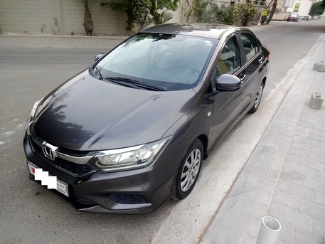 Zinj, Vehicles, Cars & Trucks , BHD 3300,  Honda City,  2018,  Automatic,  83000 KM,   Mid Option Single Owner Low Budget Car For Sale