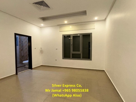 Mubarak Al-Kabeer, Apartments/Houses, KWD 800/month,  4 BR,  100 Sq. Meter,  4 Master Bedroom Floor For Rent In Finatees.