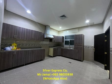 Mubarak Al-Kabeer, Apartments/Houses, KWD 800/month,  4 BR,  100 Sq. Meter,  4 Master Bedroom Floor For Rent In Finatees.