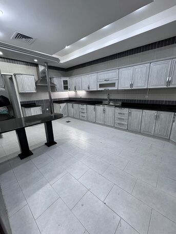 Kuwait City, Apartments/Houses, KWD 980/month,  4 BR,  Full Floor In Jabriya, 4 Bedrooms