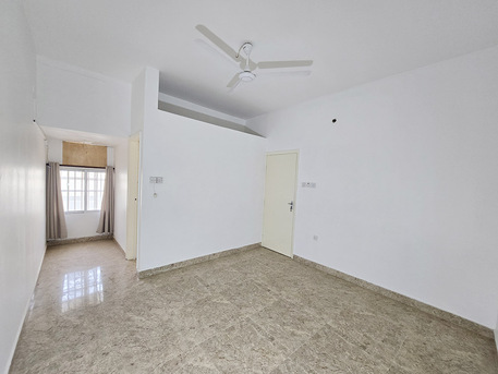 Jidhafs, Apartments/Houses, BHD 200/month,  2 BR,  75 Sq. Meter,  2BHK Apartment For Rent With Pool & Tennis And Squatch - Family