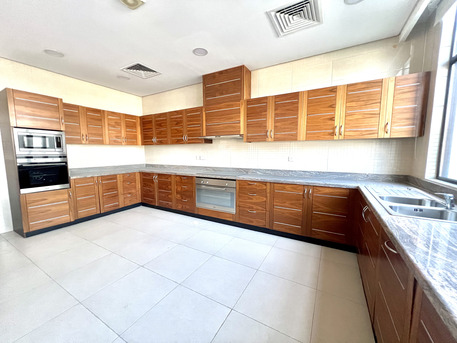 Janabiya, Villas, BHD 1300,  Furnished,  650 Sq. Meter,  Refined 4BR Luxury Villa With Private Pool & Garden In Peaceful Al Jasra