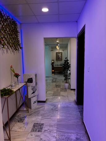 Al Aziziyah, Offices, SAR 1200,  240 Sq. Meter,  Falasteen Street/ Near Al-Arbaeen Street Is In Jeddah.