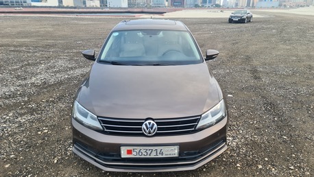 Juffair, Vehicles, Cars & Trucks , BHD 1550,  Volkswagen Jetta,  2016,  Automatic,  235 KM,   Full Option Clean Car