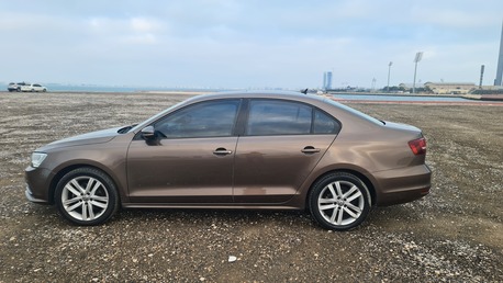 Juffair, Vehicles, Cars & Trucks , BHD 1550,  Volkswagen Jetta,  2016,  Automatic,  235 KM,   Full Option Clean Car