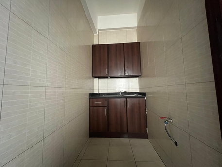 Zinj, Apartments/Houses, BHD 280/year,  Furnished,  2 BR,  EXCELENT |2BHK|SEMI FURNISHED FLAT WITH EWA NEAR 212 SUPER MARKET HALF OPEN KITCHEN TABLE