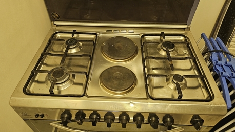 Khobar, Appliances, SAR 900,  Indesit Cooking Range ( 4 Gas Burner, 2 Induction & Gas Oven)