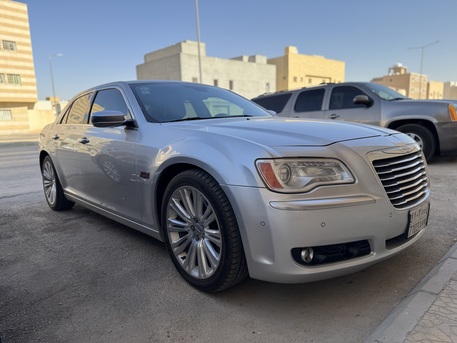 Riyadh, Vehicles, Cars & Trucks , SAR 53000, Chrysler 300C, 2012, Automatic, 239000 KM, Chrysler C300 Executive Full Option Panorama