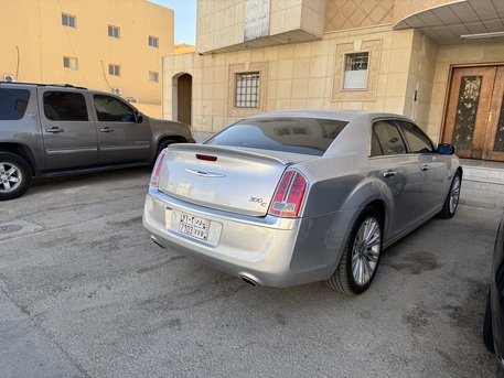 Riyadh, Vehicles, Cars & Trucks , SAR 53000, Chrysler 300C, 2012, Automatic, 239000 KM, Chrysler C300 Executive Full Option Panorama
