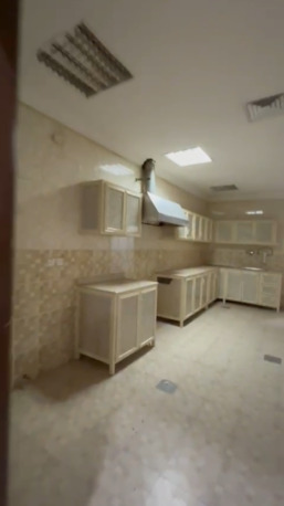 Kuwait City, Apartments/Houses, KWD 850/month,  5 BR,  Deluxe Apartment For Rent In Al-Aqila, Ground Floor.