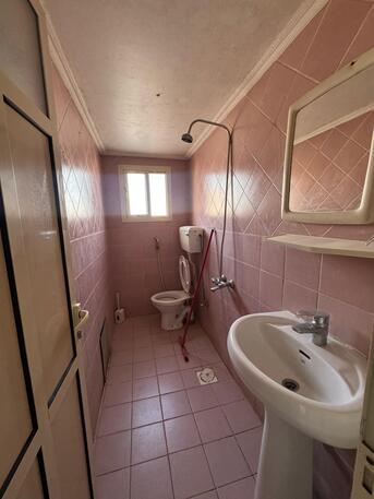 Paris, Housing Exchanges, 80/year,  1 BR,  80 Sq. Meter,  Studio Apartment For Rent In Al-Daih