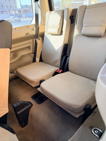 Riyadh, Vehicles, Cars & Trucks , SAR 40000,  Rover Land Rover Discovery,  2012,  Automatic,  149000 KM,  Urgent Selling For Final Exit, Low Mileage LR4