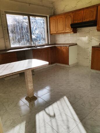 Amman, Apartments/Houses, JOD 3900/year,  2 BR,  150 Sq. Meter,  -UNFURNISHED-  غير مفروش 2 نوم خلف مدرسة الراهبات 
