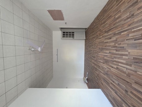 Adliya, Apartments/Houses, BHD 200/month,  3 BR,  - Neet And Clean UN Furnished 3 BHK Flat Without Ewa @200/BD In Adliya