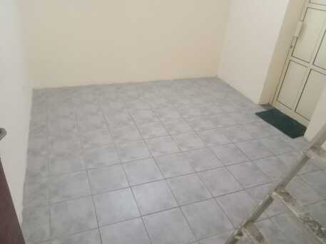 Manama, Apartments/Houses, BHD 180/month,  2 BR,  100 Sq. Meter,  2 Bhk Semi Furnished Flat Available With Ewa In Manama Call Aleena