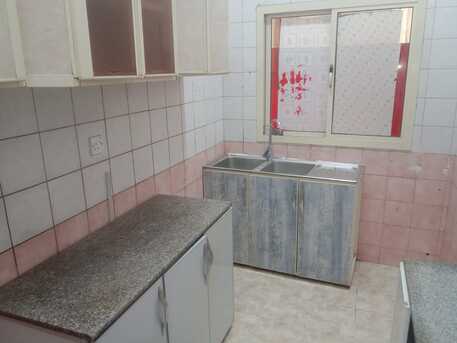 Manama, Apartments/Houses, BHD 180/month,  2 BR,  100 Sq. Meter,  2 Bhk Semi Furnished Flat Available With Ewa In Manama Call Aleena