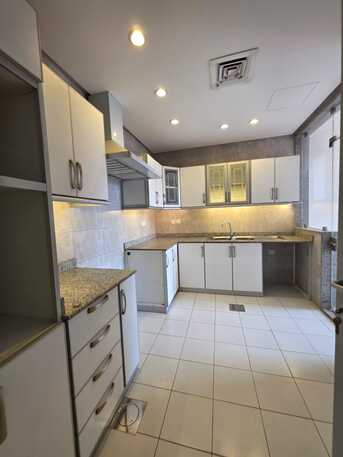 Kuwait City, Apartments/Houses, KWD 650/month,  3 BR,  Spacious And Excellent Apartment For Rent In Hawally (175 Sq M)