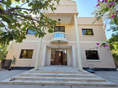 Saar, Apartments/Houses, BHD 700/month,  5 BR,  400 Sq. Meter,  Private Villa In Compound, Private Pool And Garden
