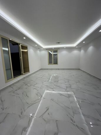 Kuwait City, Apartments/Houses, KWD 1000/month,  4 BR,  Apartment For Rent In Rumaithiya With A Large Rooftop Terrace.