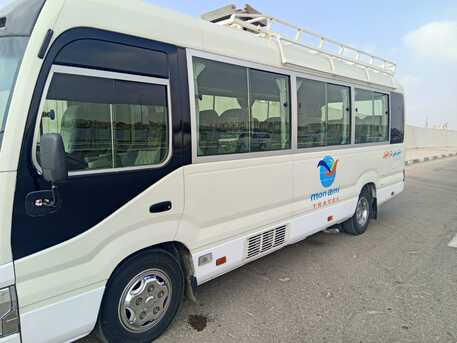 Cairo, Automotive, إيجار تويوتا كوستر الفخمة: رحلات آمنة ومري