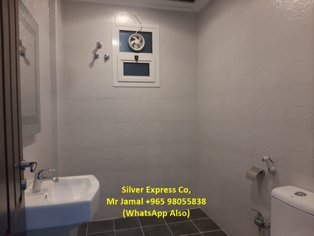 Kuwait City, Villas, KWD 1100,  600 Sq. Meter,  A Very Nice 600 Meter Huge Big Corner Villa In Wafra City.