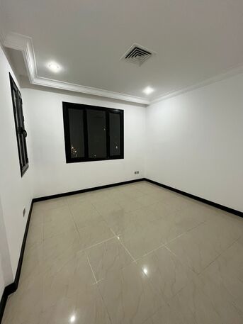 Kuwait City, Apartments/Houses, KWD 420/month,  2 BR,  Apartment For Rent In Hawally With A Sea View And A Large Balcony.