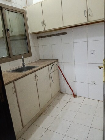 Salmaniya, Apartments/Houses, BHD 220/month,  2 BR,  2 Bedroom Unfurnished Flat For Rent With Ewa