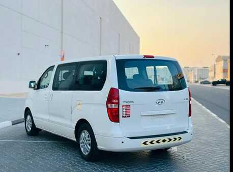 Cairo, Automotive, إيجار هيونداي إتش ون بالسائق: الحل المثالي 