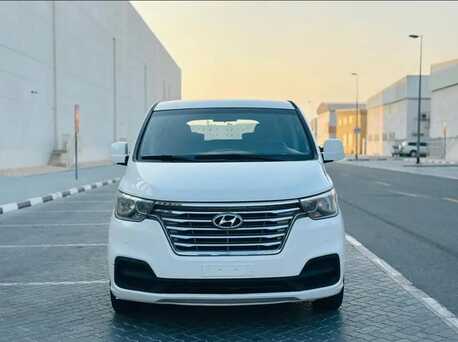 Cairo, Automotive, إيجار هيونداي إتش ون بالسائق: الحل المثالي 