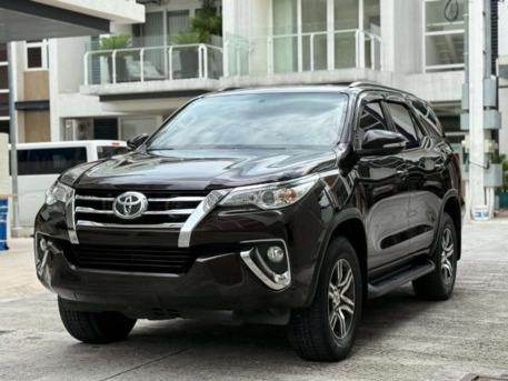 Cairo, Automotive, إيجار تويوتا فورتشنر بالسائق: موثوقية توي