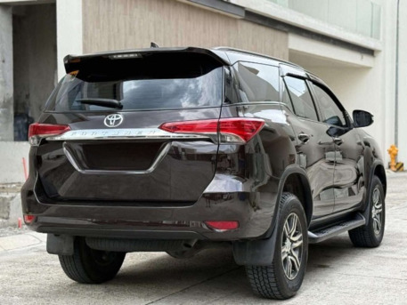 Cairo, Automotive, إيجار تويوتا فورتشنر بالسائق: موثوقية توي