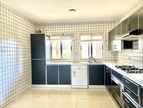 Saar, Villas, BHD 800,  300 Sq. Meter,  Elegant 4BR Semi-Furnished Villa In Saar | Private Backyard