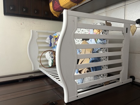 Umm Al Hassam, Household Items, Bhd 1,  King Size Bed, Brand New Mattress, Wardrobe, Dressing Table