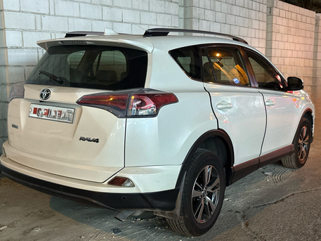 Mahooz, Vehicles, Cars & Trucks , BHD 5600,  Toyota RAV4,  2016,  Automatic,  200000 KM,  TOYOTA RAV 4  URGENT SALE