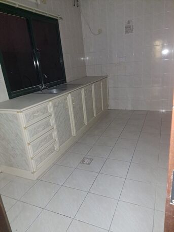 Riffa, Buildings, Commercial And Residential Flats Near Emirates Gifts In Riffa