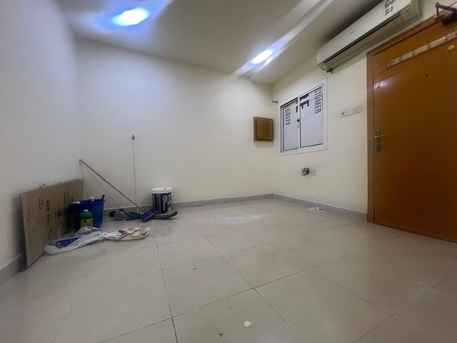 Mahooz, Apartments/Houses, BHD 140/year,  1 BR,  EXCELLENT STUDIO FLAT FOR RENT CLOSE TO MEGA MART ONLY AC AND LIGHTS PROVIDING AFFORDABLE