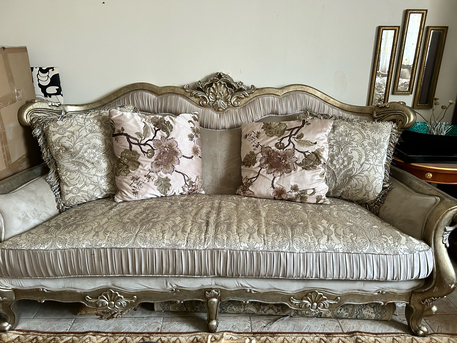Riyadh, Appliances, SAR 300,  Decent Luxury Sofa Set