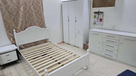 Jeddah, Furniture, SAR 500,  For Urgent Sale White Color Large Bed, Closet, Utility Table, Side Table