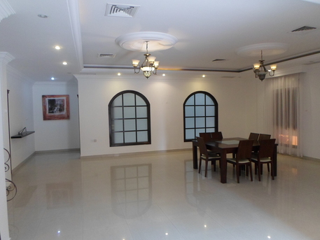 Kuwait City, Apartments/Houses, KWD 1000/month,  6 BR,  Beautiful Villa In Egaila. Close To The Gate Mall