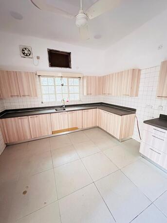 Segaya, Apartments/Houses, BHD 550/month,  3 BR,  Flat For Rent In Segaya Near Max Store