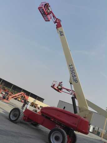 Jeddah, Machinery, SAR 1,  Heavy Machinery Rental Equipment, Cranes ,Manlifts, Boom Trucks,Excavator,Graders