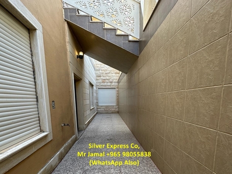 Mubarak Al-Kabeer, Villas, KWD 1100,  200 Sq. Meter,  Luxurious 4 Bedroom Duplex With Garden In Masayeel.